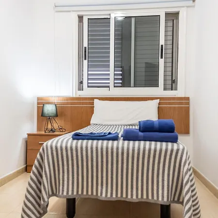 Yesenia Vv Airport Apartment